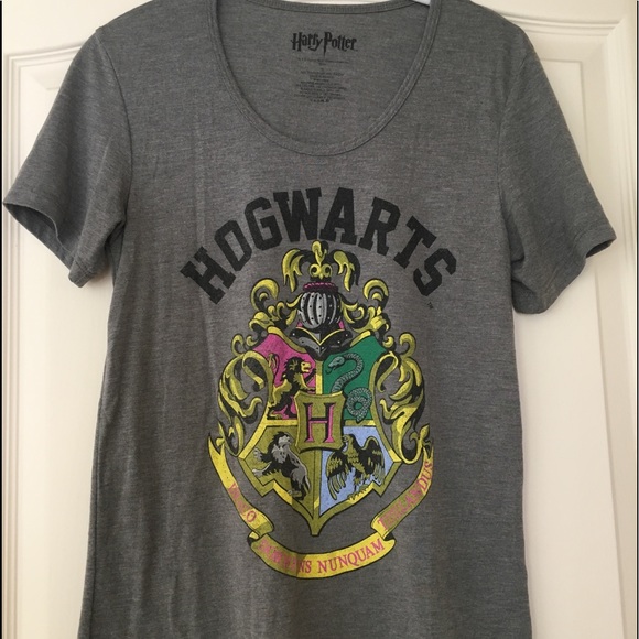 Hogwarts t-shirt - Picture 1 of 3